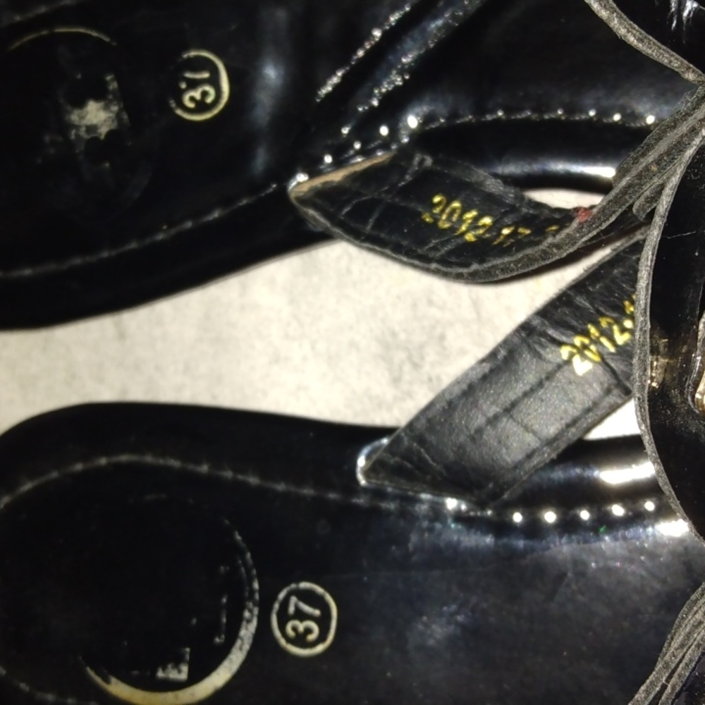 **SOLD**Tory Burch - Picture 6 of 8